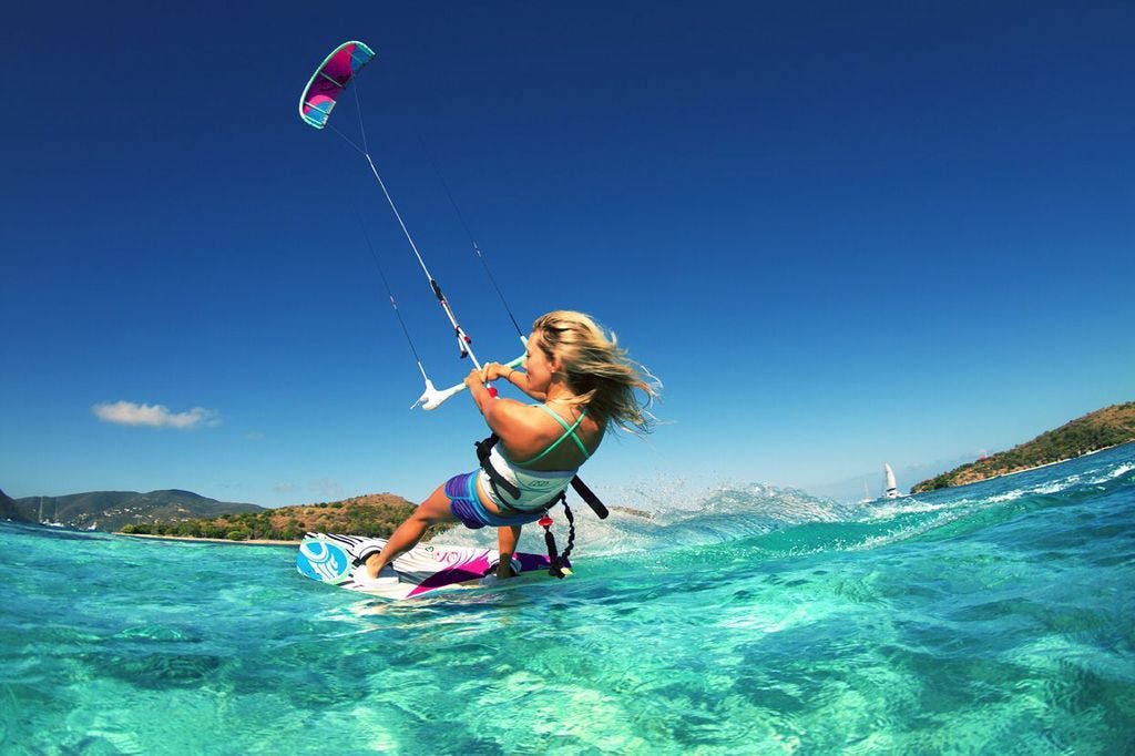 //www.som2travel.es/cdn/images/content/Islas Cook/kitesurf.jpg